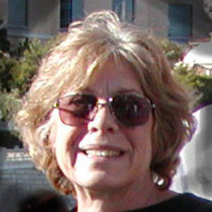 Meet your Posher, Lois